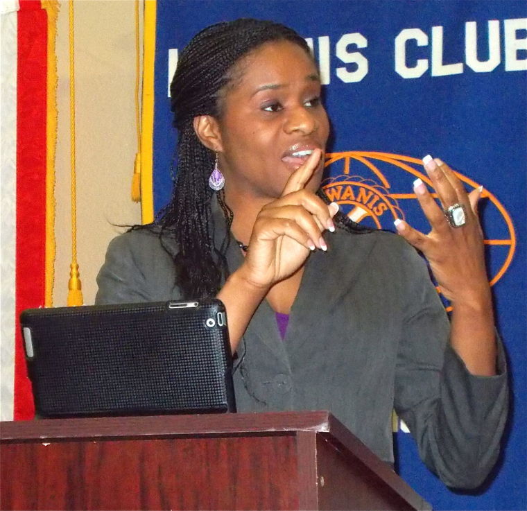 Barronnette talks to Kiwanis Club